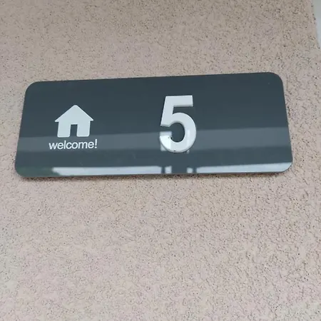 Sladjana شقة نوفي ساد